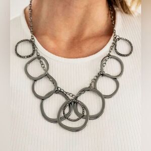 NWT Paparazzi Silver Minimalist Necklace with Chain Design